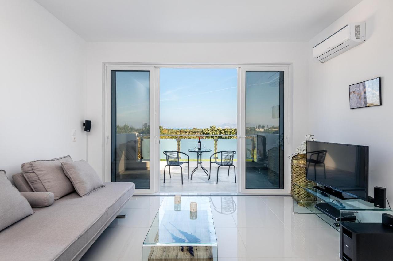 Asteria Pearl Villa 2 With Rooftop Jacuzzi Τιγκάκι Εξωτερικό φωτογραφία
