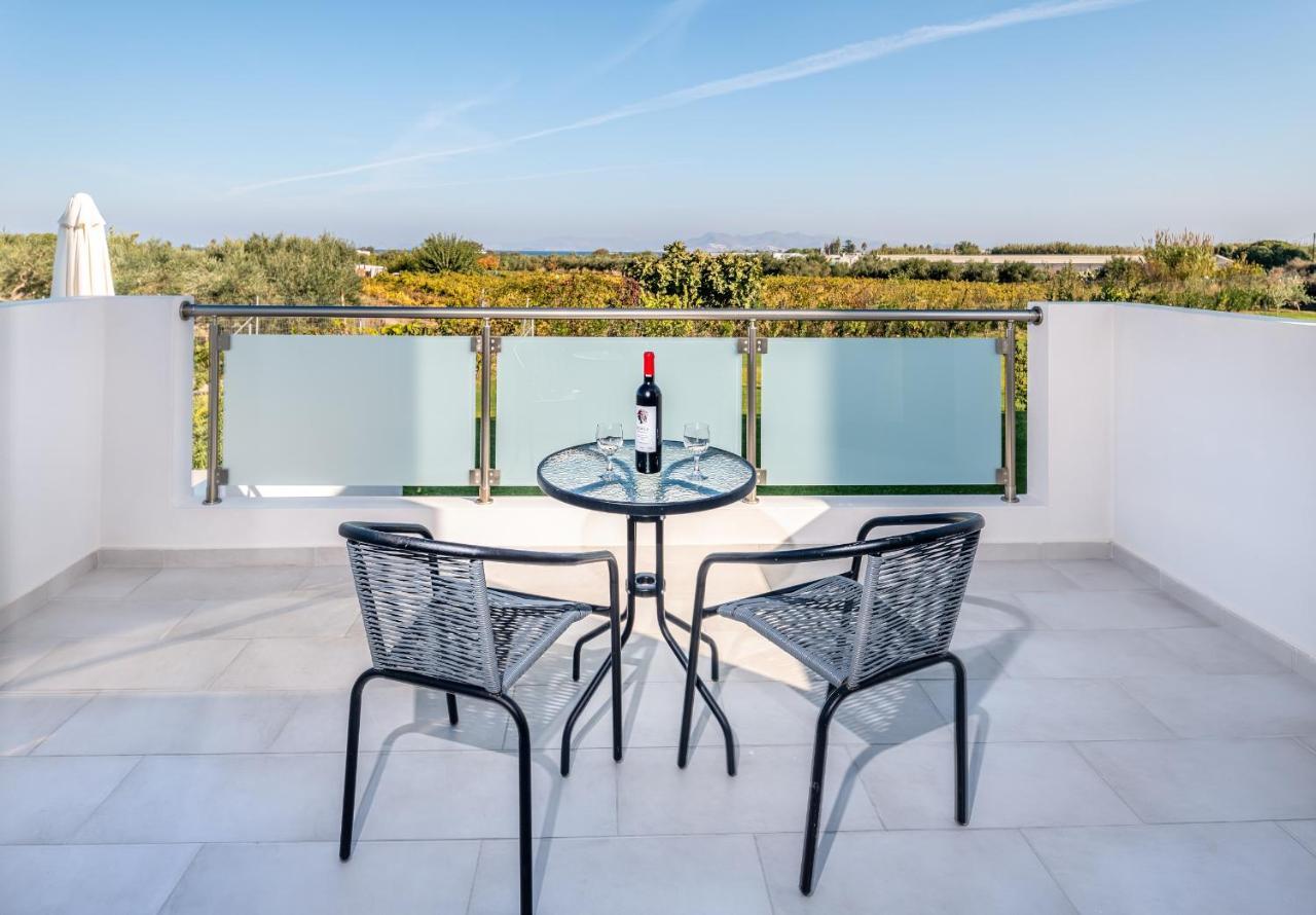 Asteria Pearl Villa 2 With Rooftop Jacuzzi Τιγκάκι Εξωτερικό φωτογραφία