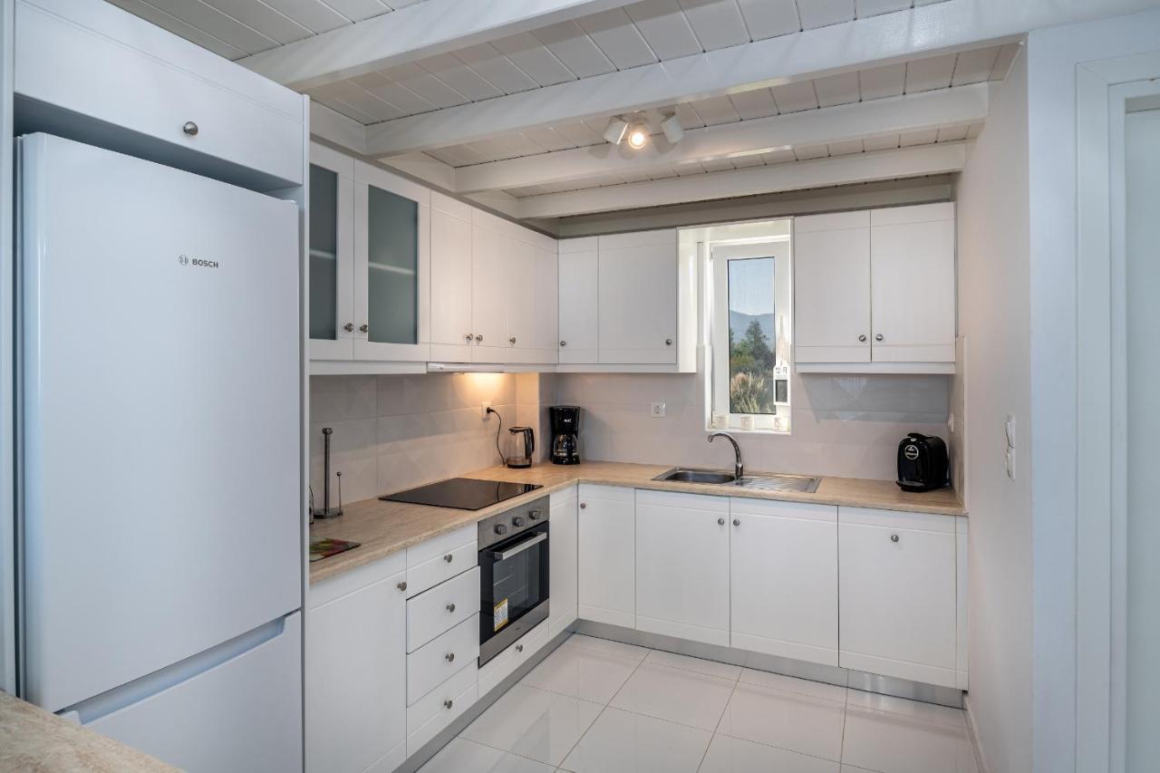 Asteria Pearl Villa 2 With Rooftop Jacuzzi Τιγκάκι Εξωτερικό φωτογραφία