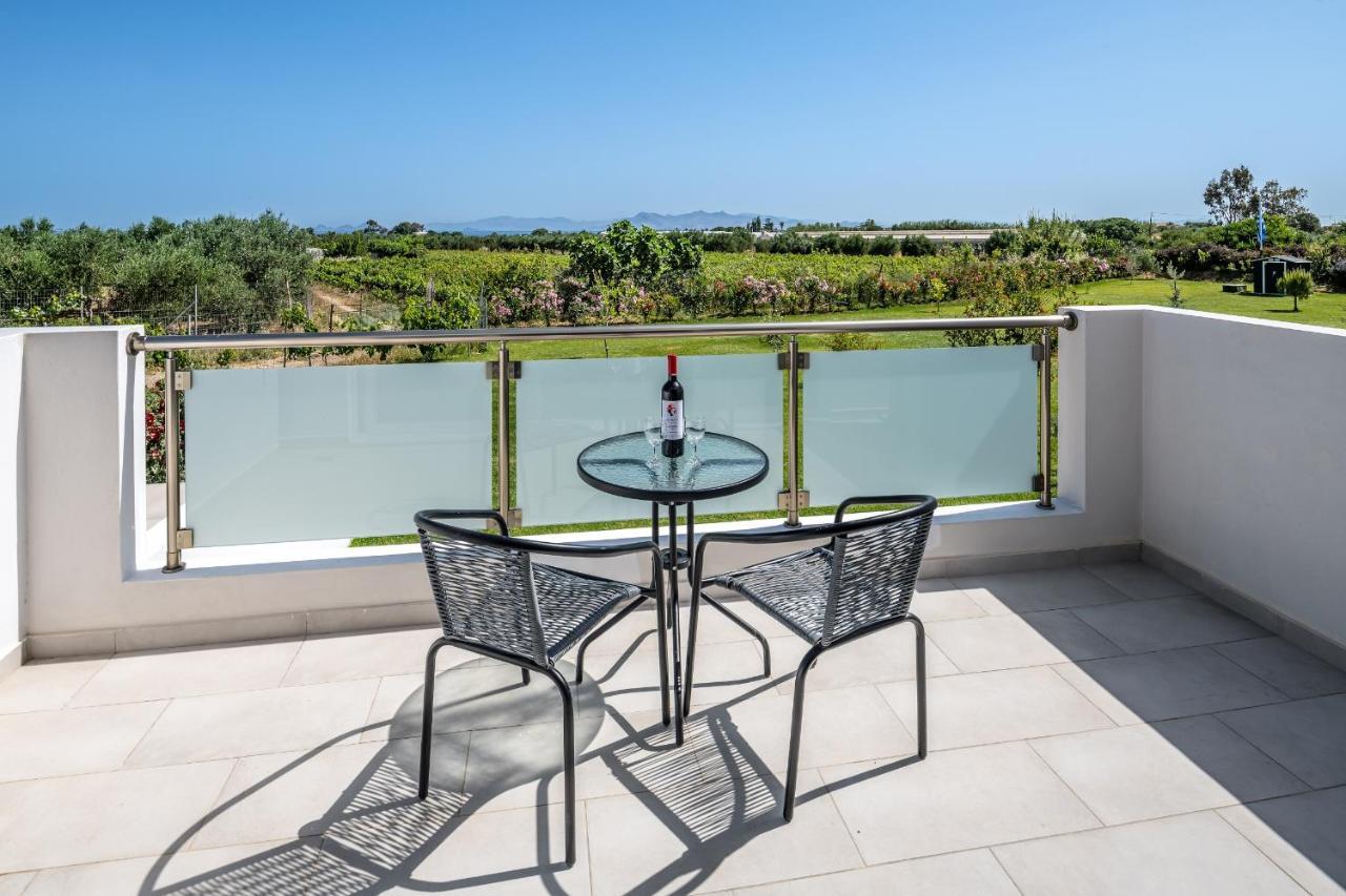 Asteria Pearl Villa 2 With Rooftop Jacuzzi Τιγκάκι Εξωτερικό φωτογραφία