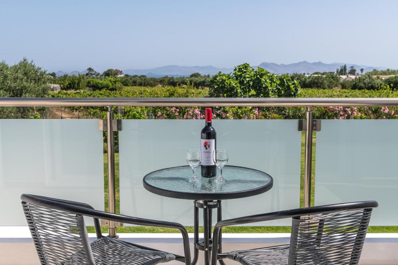 Asteria Pearl Villa 2 With Rooftop Jacuzzi Τιγκάκι Εξωτερικό φωτογραφία