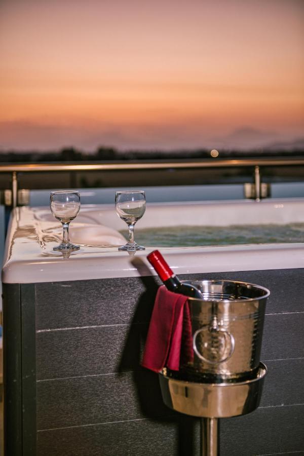 Asteria Pearl Villa 2 With Rooftop Jacuzzi Τιγκάκι Εξωτερικό φωτογραφία