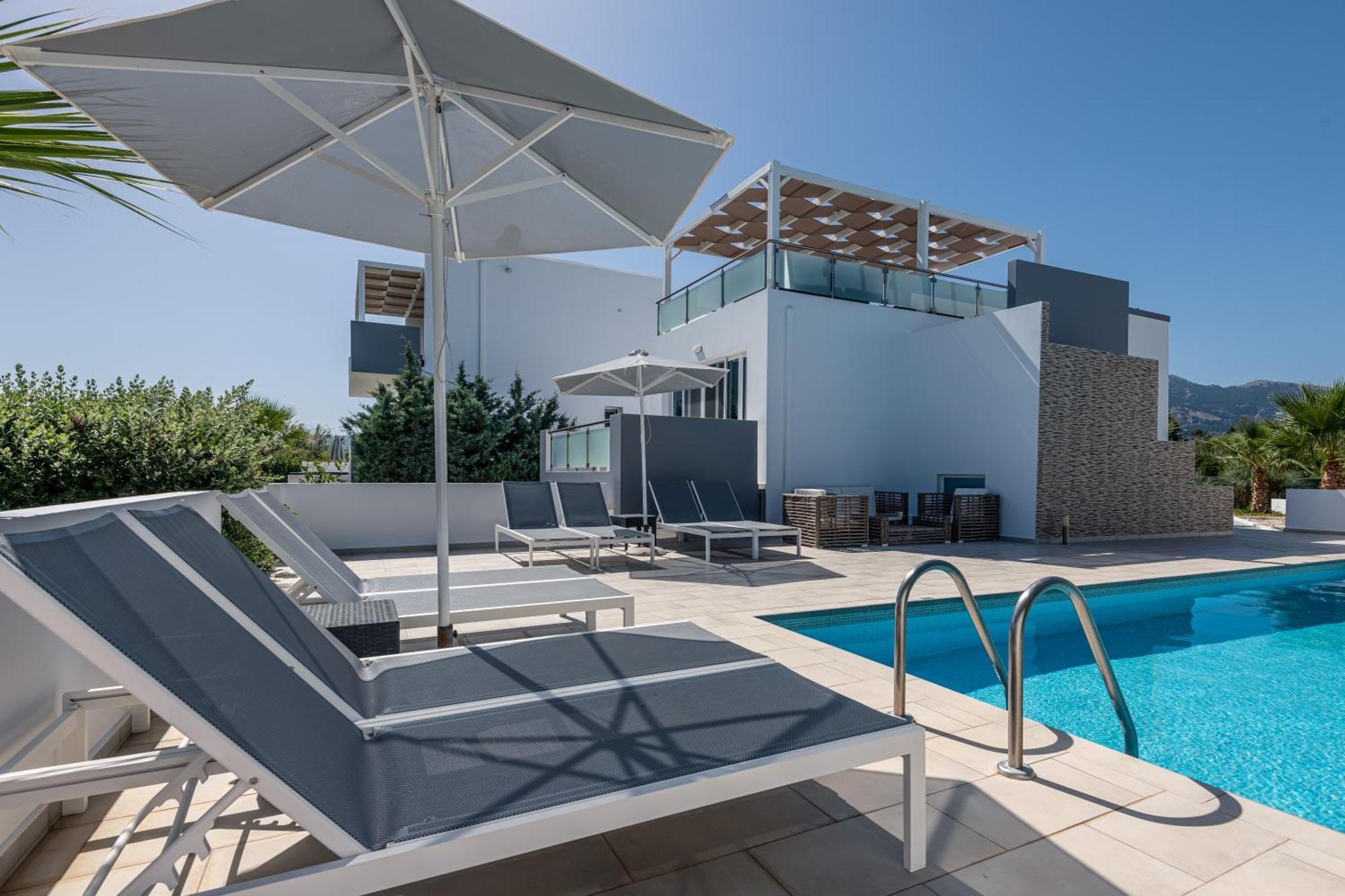 Asteria Pearl Villa 2 With Rooftop Jacuzzi Τιγκάκι Εξωτερικό φωτογραφία